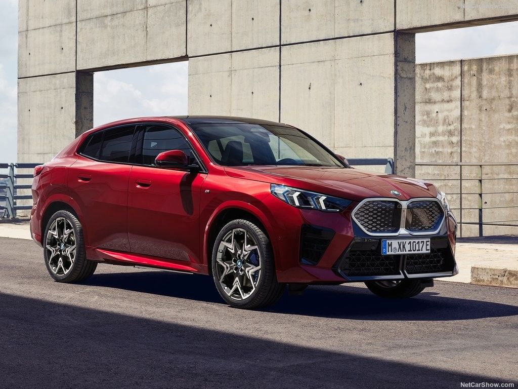 Hot Sale Long Range Electric Car 2024 for BMW IX2 449Km High Speed Auto new energy car