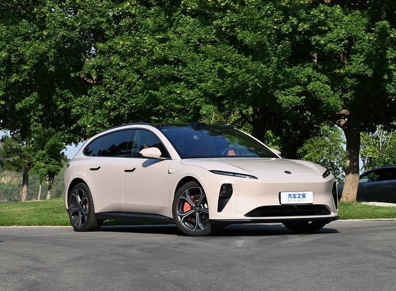 New Energy Vehicles In Stock With Sufficient Colors 2024 Nio ET5T Weilai Electric Vehicles 75kwh 200km/h High Speed Car