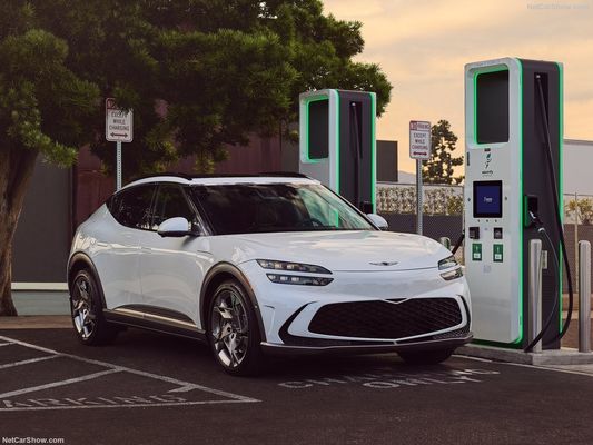 Genesis GV60 Upmarket All Electric Family Car With 76.4kwh Battery 350Nm Of Torque Boost & Drift Model